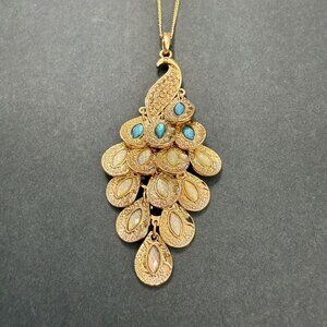 NWT Gold-Tone Peacock Pendant Necklace With Blue & White Accents On Delicate Cha